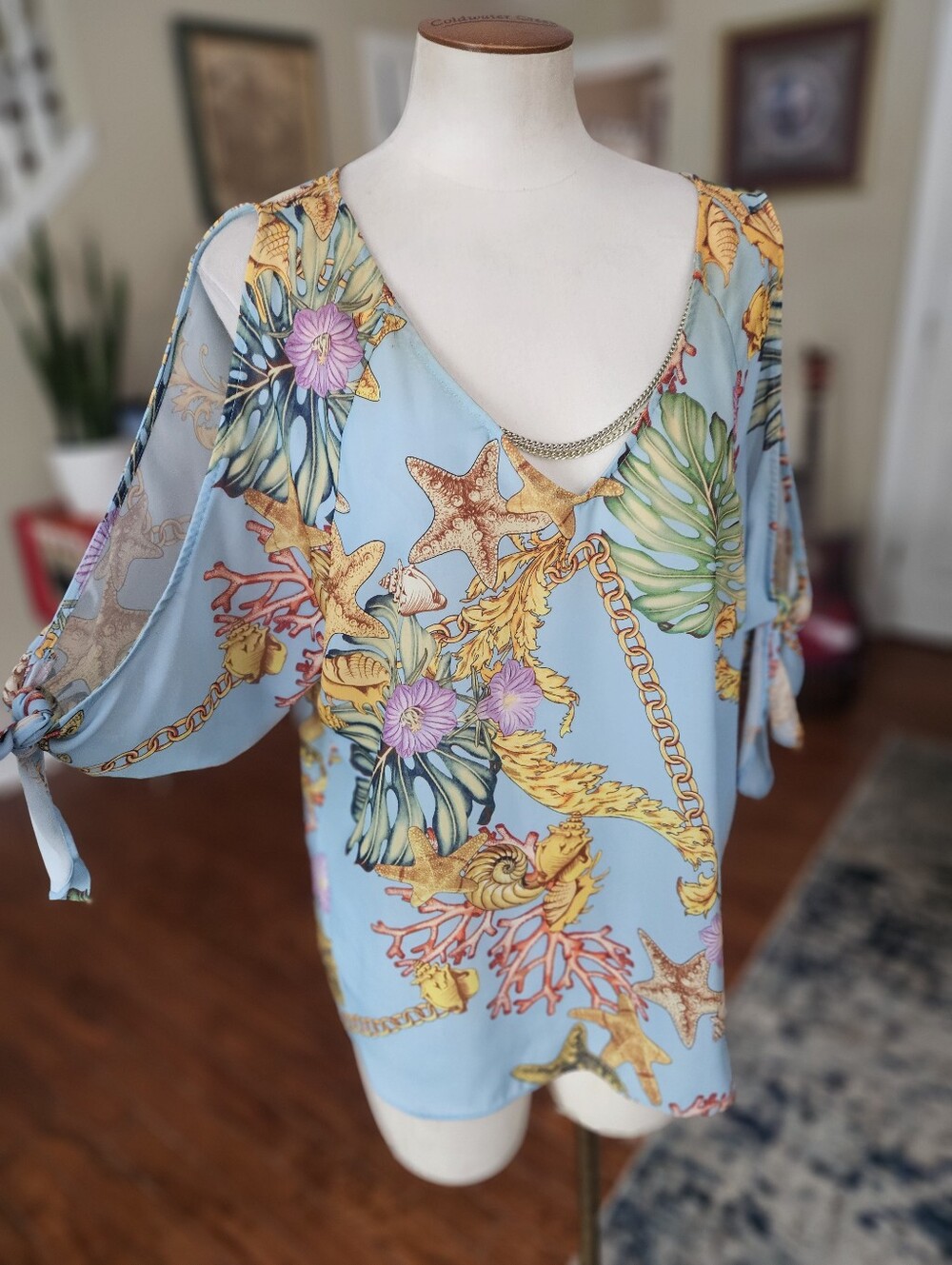 Bold Elements Open Sleeve Top Large
